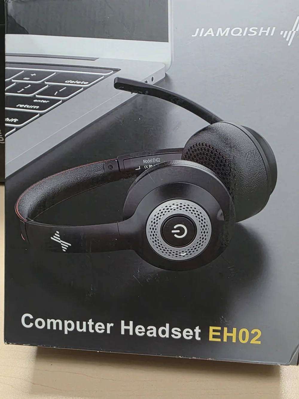 Wireless USB Headset with Boom Mic - Black with Red Accents